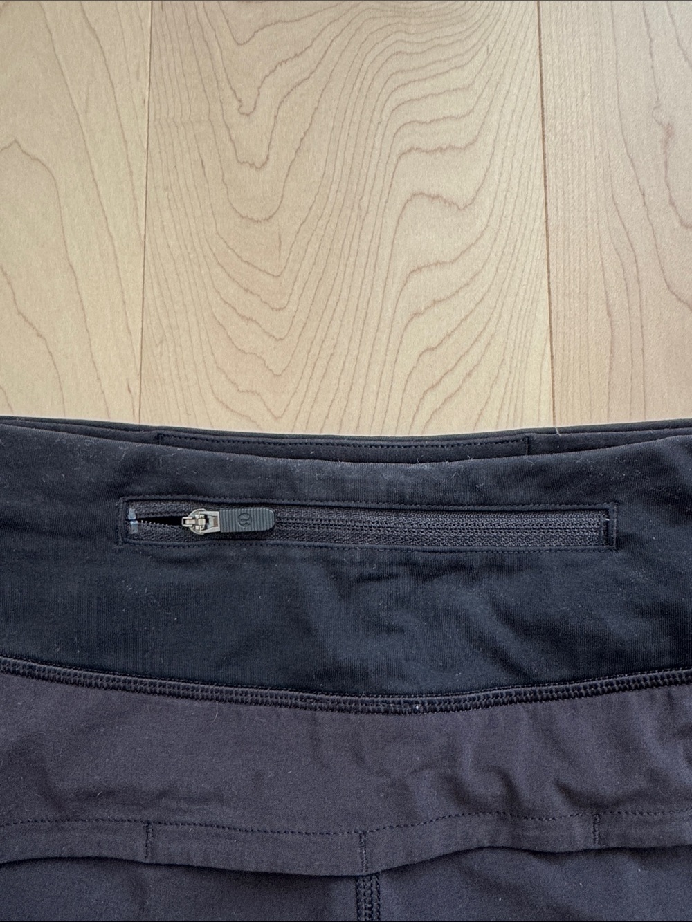 Women’s Low Rise Speed Up Shorts 2.5” - Picture 4 of 5